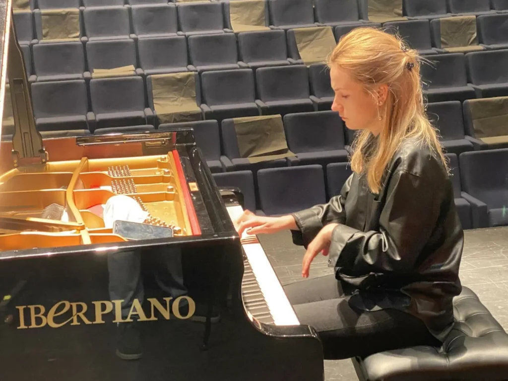 Concurso-Internacional-de-Piano-y-Conciertos-Clamo-Music-083 Concurso-Internacional-de-Piano-y-Conciertos-Clamo-Music-083